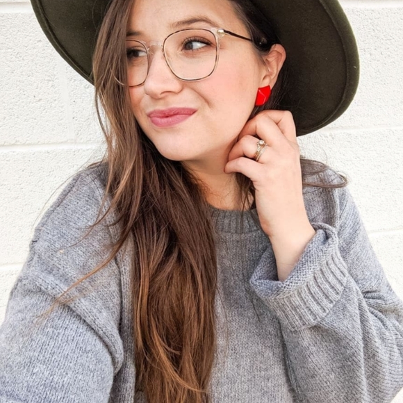 Meet your Posher, Sarah - Picture 1 of 1